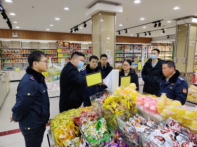 市市場(chǎng)監(jiān)管局開(kāi)展專項(xiàng)抽查 筑牢塑料制品與藥品零售質(zhì)量安全防線