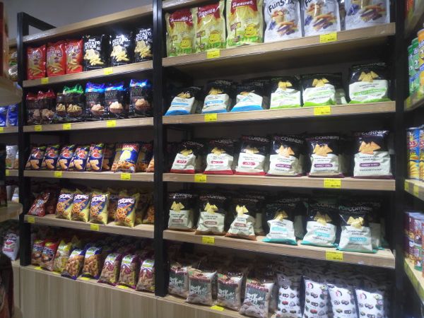 如何選一個(gè)合適的進(jìn)口休閑食品店加盟？聚焦出版物零售的關(guān)鍵考量